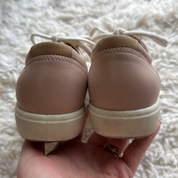 Ecco‎ Soft Lace Ups - Picture 4 of 7